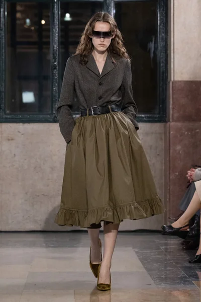 Look 50